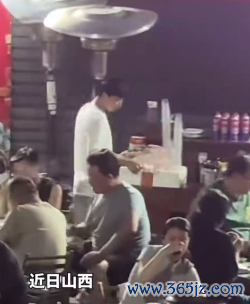 没去约聚开云体育app2026世界杯中国官方下载,没问手机,更没提旅游!男孩高考后夜市打工到凌晨两点
